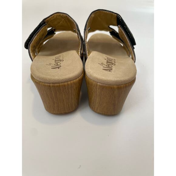 Alegria Size 36 (Approx US 6-6.5) Floral Embroidered Black Sandals Heels Wooden - Picture 5 of 9